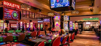 Người chơi đặt cược thể thao và Live Casino trên giao diện socdia88 trên điện thoại